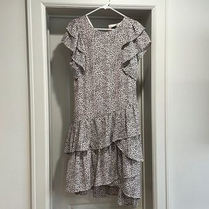 Adorable 80s inspired leopard dress with ruffles